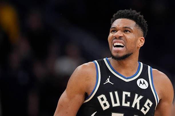 正版通道-已经结束咧，名记：我认为字母哥已打完在雄鹿的最后一场比赛