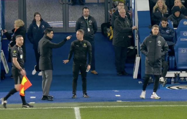 开云体育下载-冠军焦虑催生丑陋胜利，枪手战术保守or心理保守？